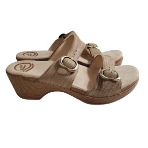 Dansko Sophie Tan Textured Sandal Clogs Size 39 8.5 to 9